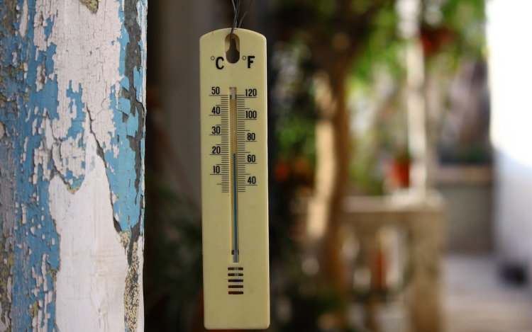 Meteorológia: átlag közeli hőmérsékletű és száraz volt az október