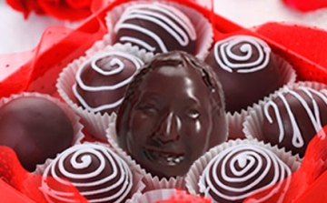 Saját fejük csokoládémásával készülnek Valentin-napra a japán nők