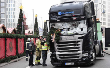 Berlini merénylet - Százezer eurós nyomravezetői díjat tűztek ki a gyanúsítottra