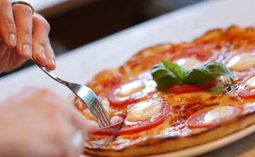 Újra kinyitották a nápolyi pizzériákat