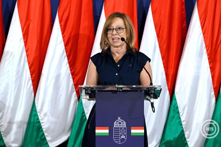 Hőség - Folyadékpótlásra és a tűző nap kerülésére hívja fel a figyelmet az országos tisztifőorvos