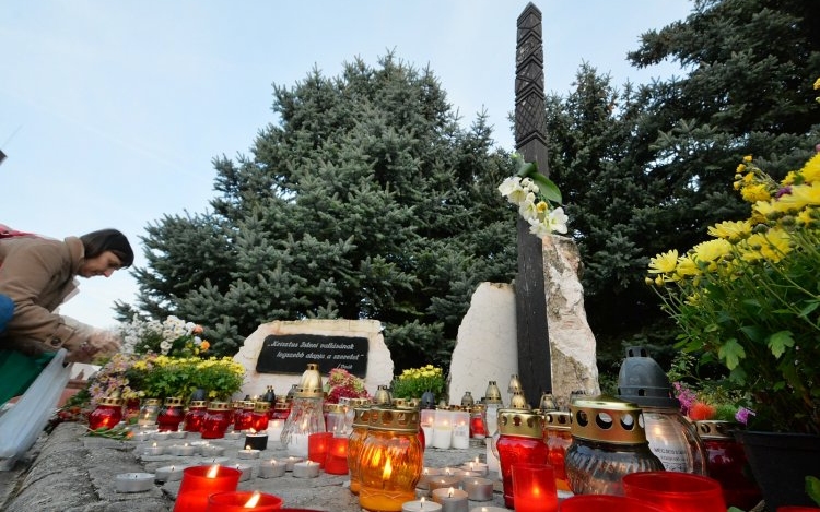 Ökumenikus megemlékezés november 1-jén a Béla úti temetőben