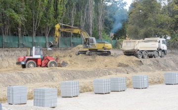 Ötven fát és 2626 bokrot is telepítenek az új szabadidőparkba a Öreghegyen