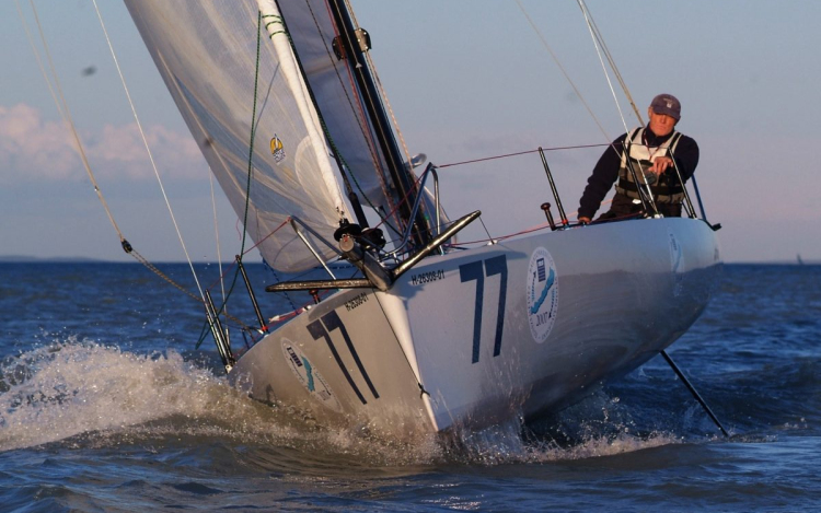 Ismét Balaton-kerülő versenyt rendez Fa Nándor, a legendás fehérvári vitorlázó