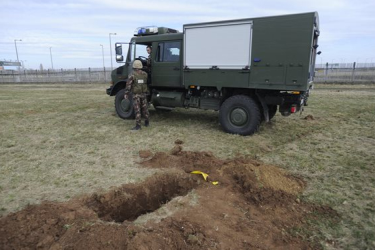 Világháborús bombát találtak a Liszt Ferenc-repülőtér mellett