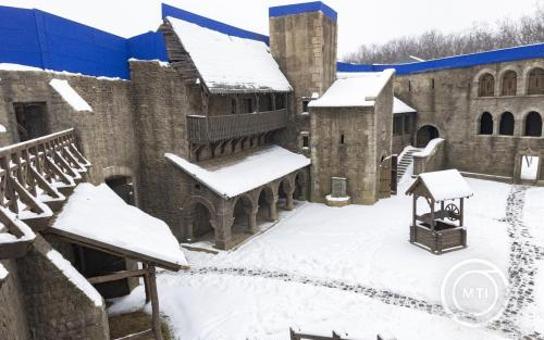 Magyar filmesekről nevezték el a Nemzeti Filmintézet fóti műtermeit és várdíszletét