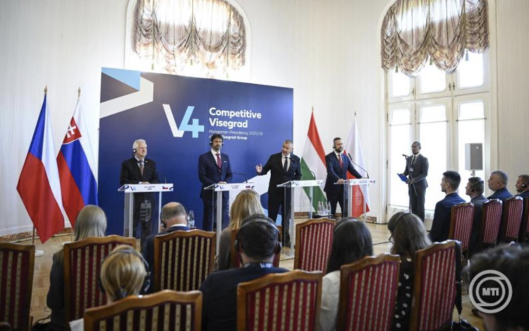 V4 csúcs - Ruszin-Szendi Romulusz: a V4 védelmi miniszteri együttműködés újra él